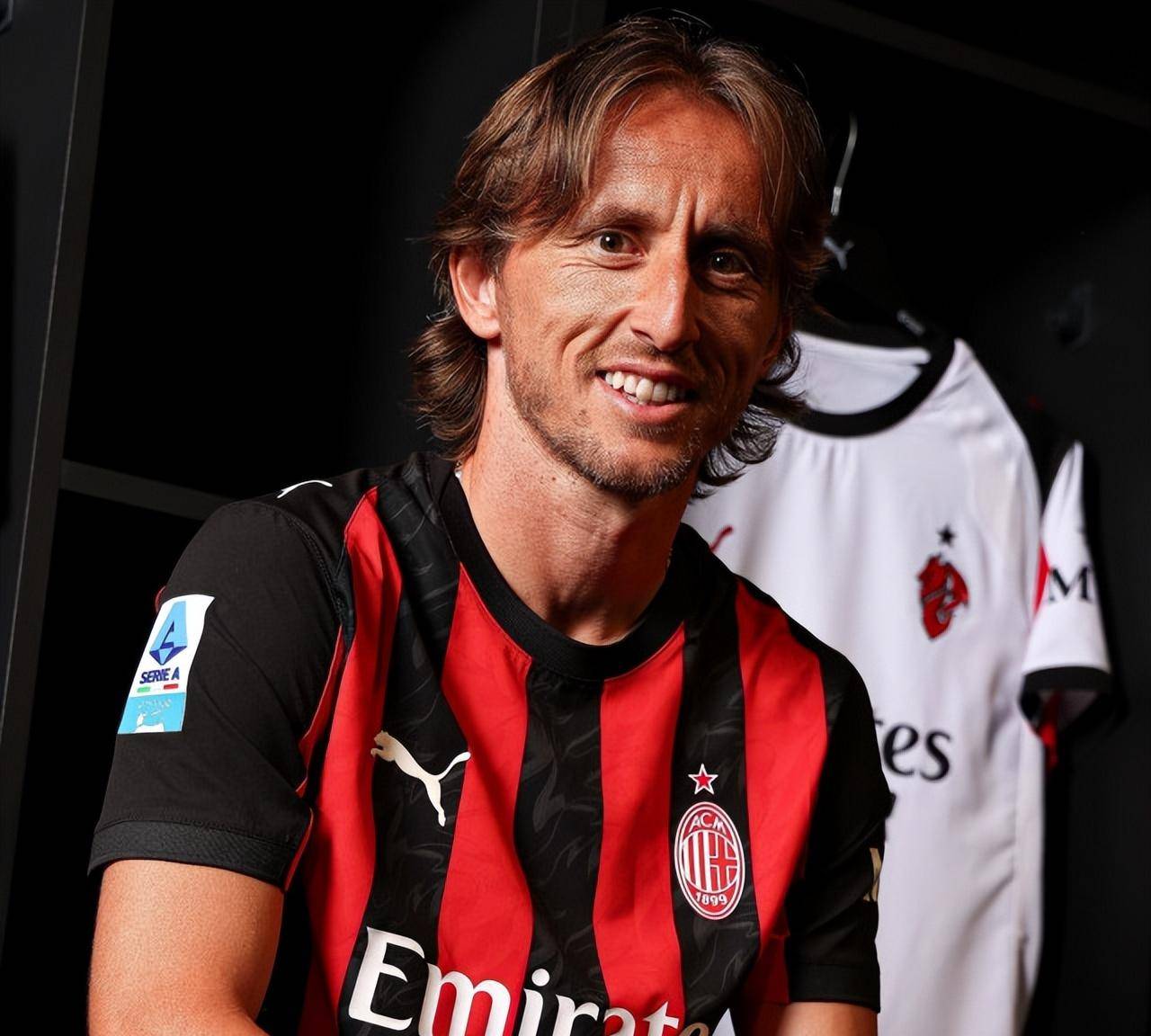 还有悬念吗？曼城缩小分差的最后机会，寄托在乱成一团的红军身上