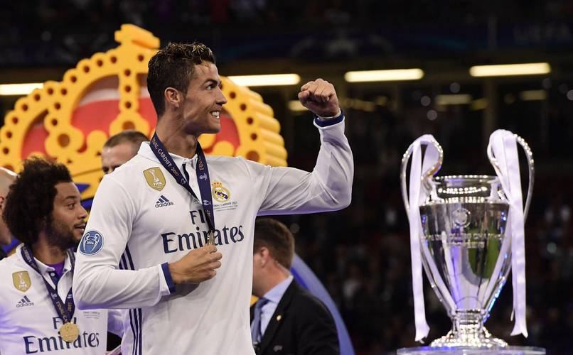 世体：球员身边人士称坎塞洛将加盟巴萨