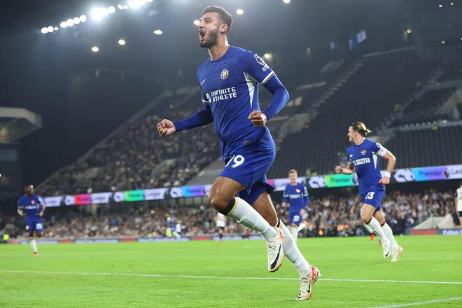 欧冠铁卫开场送红点!奥巴梅扬