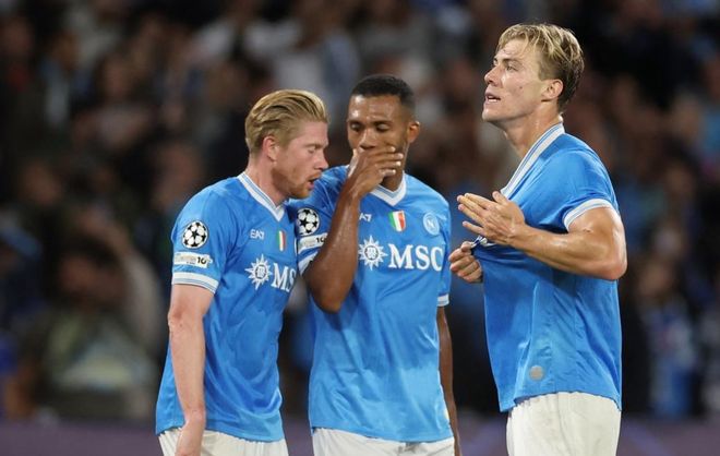 巴萨对皇马第10分钟，全场高喊梅西的名字